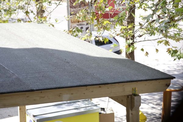 Εμφανές σκέπαστρο με σύνθετη ξυλεία στο Μαρούσι Αττικής