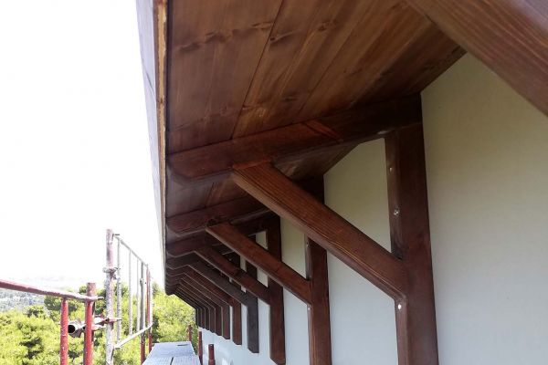 Φουρούσια σε κατοικία στον Άγιο Στέφανο Αττικής