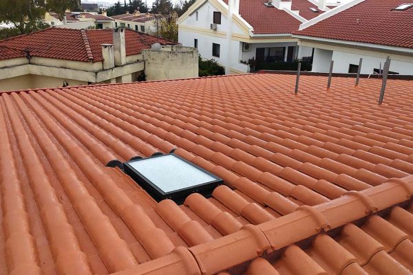 Κόκκινο κεραμίδι στη Κηφισιά