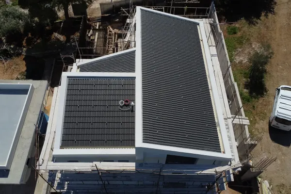 Μαύρο κεραμίδι Benders στο Πόρτο Ράφτη