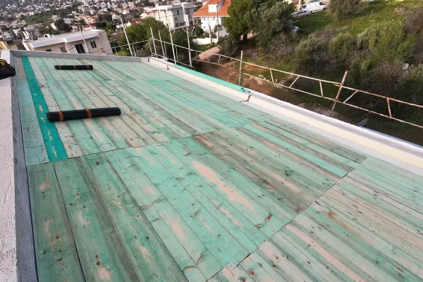 Μαύρο κεραμίδι Benders στο Πόρτο Ράφτη