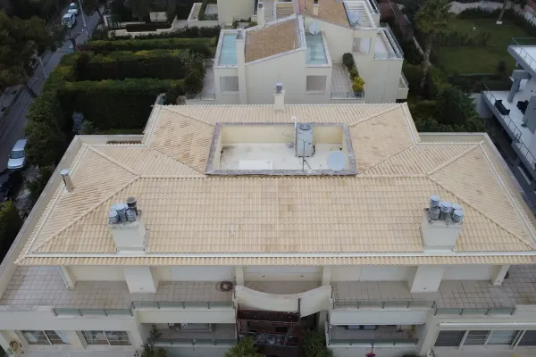 Φυσικό κίτρινο κεραμίδι στην Κηφισιά