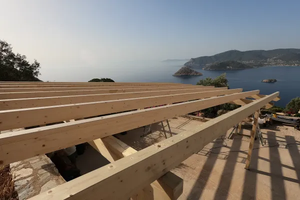 Φυσικό ροζ κεραμίδι στο Πόρτο Ράφτη